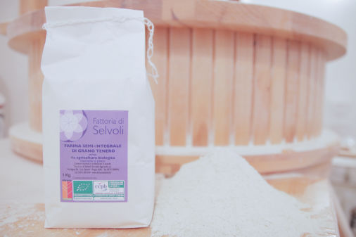 Farina semi integrale di grano tenero Verna